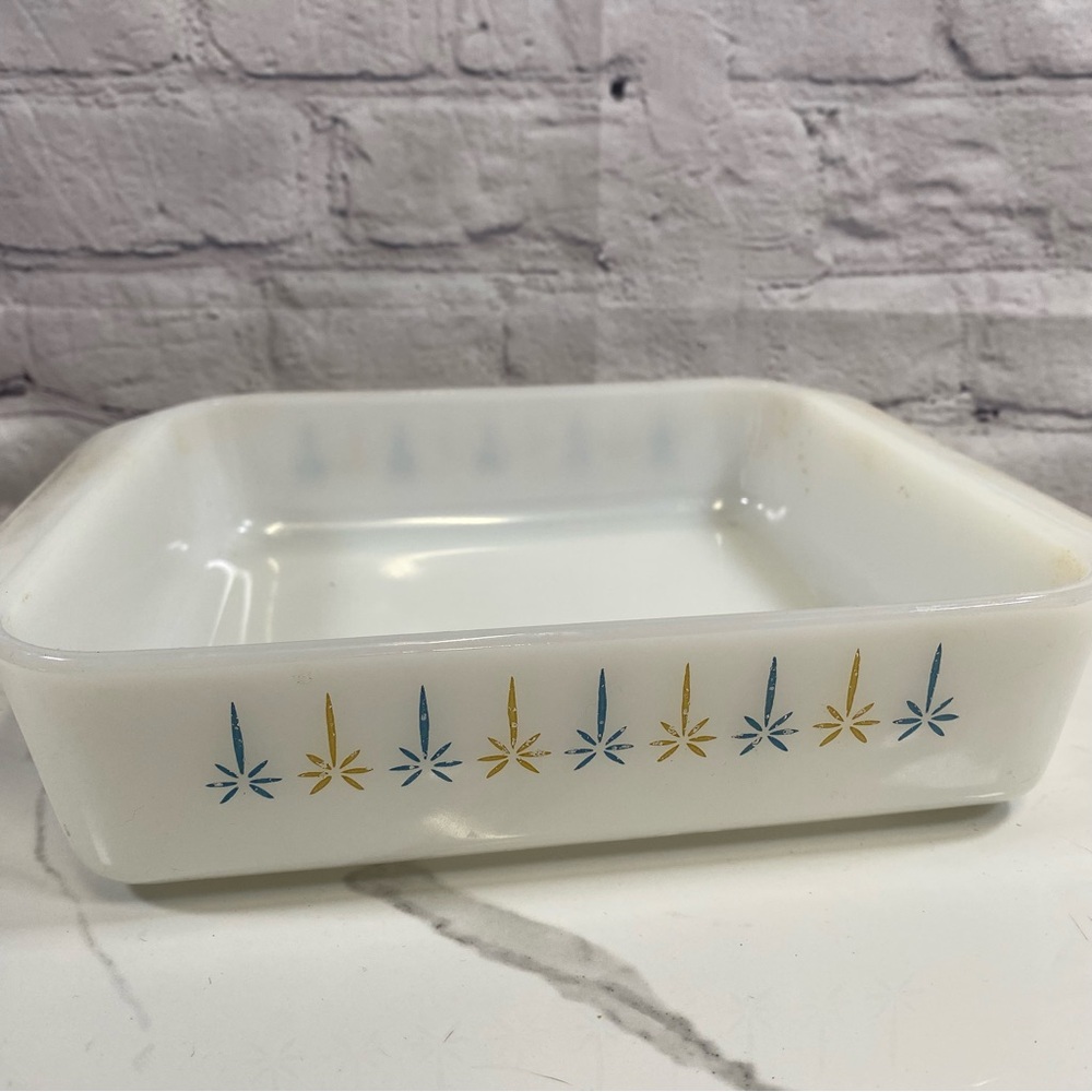 Anchor Hocking Fire King Candle Glow Milk Glass 1.5Qt Casserole BakingDish #432